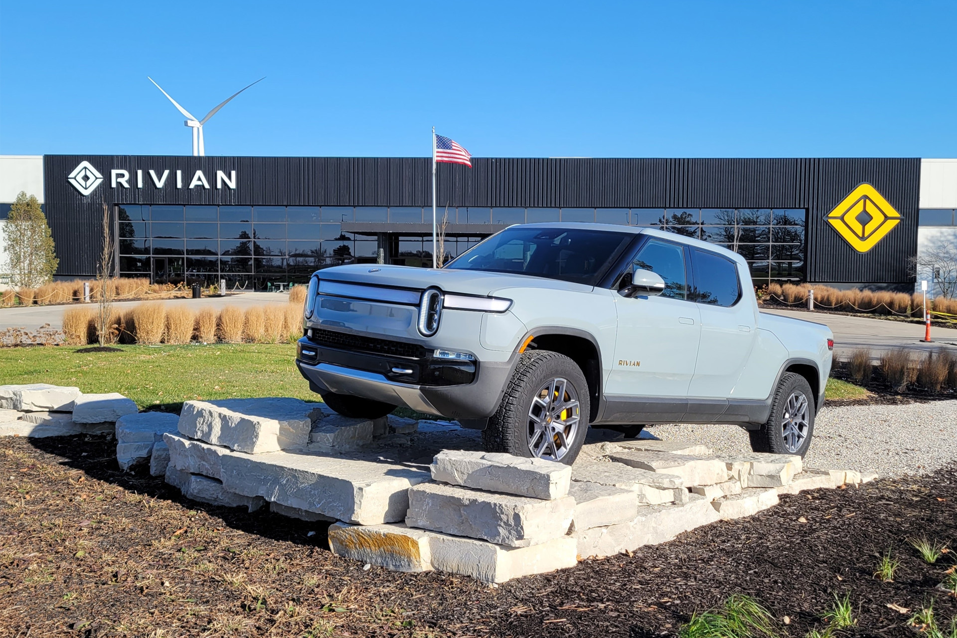 rivian-normal-il_1920x1280